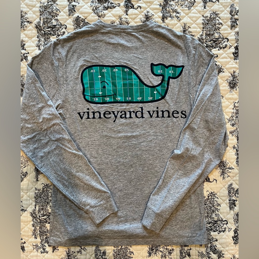 Adult Vineyard Vines Long Sleeve “Football Field Whale” Graphic Tee; Size XS